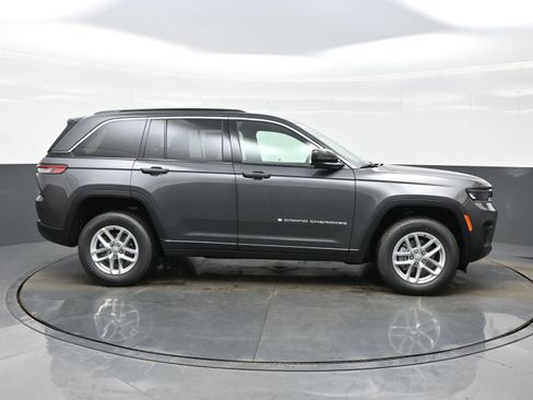 New 2026 Jeep Grand Cherokee Laredo image 7