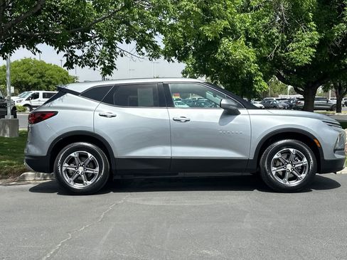 Used 2025 Chevrolet Blazer LT AWD/4WD image 8