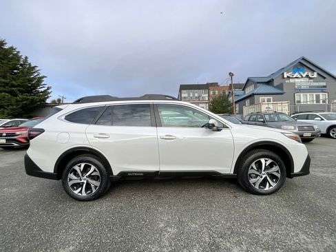 Certified 2022 Subaru Outback Limited image 8