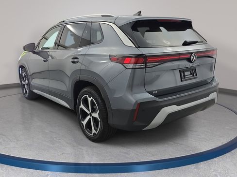 New 2026 Volkswagen Tiguan SE FWD image 7
