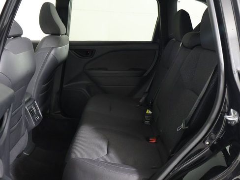 Used 2025 Subaru Forester Premium image 29