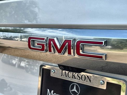 Used 2023 GMC Yukon XL Denali w/ Advanced Technology Package AWD/4WD image 17