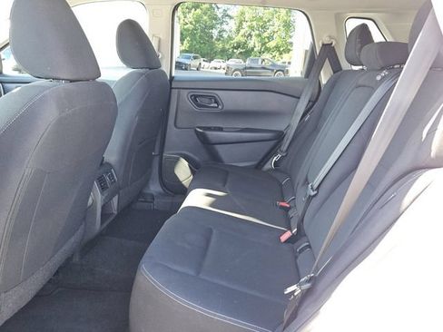 Used 2024 Nissan Rogue S FWD image 10