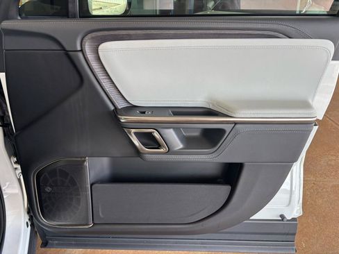 Used 2024 Rivian R1S Adventure AWD/4WD image 15