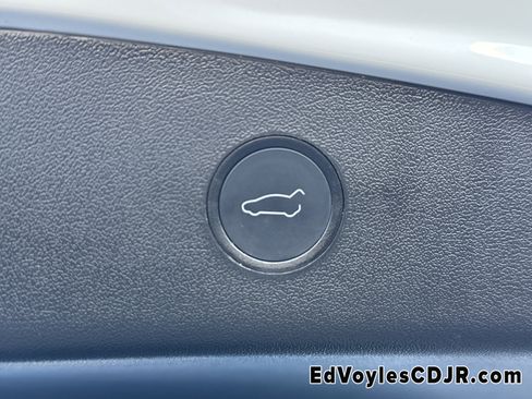 Used 2022 Tesla Model 3 Long Range image 24