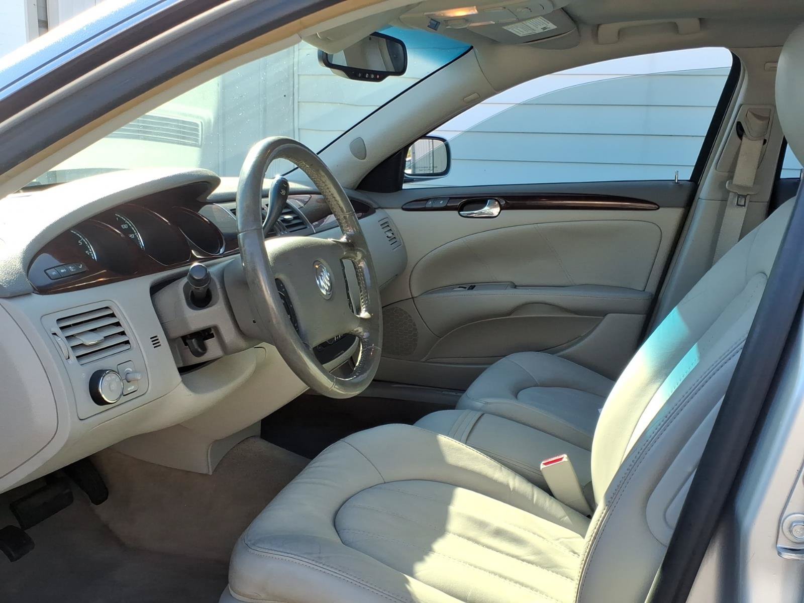 Used 2011 Buick Lucerne CXL w/ Driver Confidence Package FWD image 7