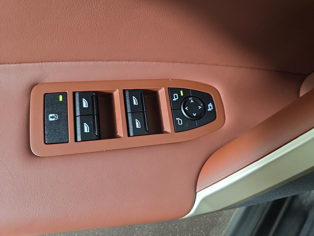 Certified 2024 BMW iX xDrive50 AWD/4WD image 28
