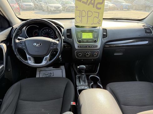 Used 2015 Kia Sorento LX image 16