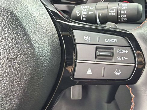 Used 2025 Honda Pilot TrailSport image 27