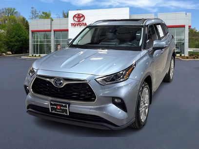 Used 2023 Toyota Highlander Limited