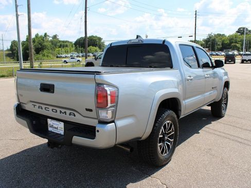 Used 2023 Toyota Tacoma TRD Sport w/ TRD Premium Sport Package AWD/4WD image 18
