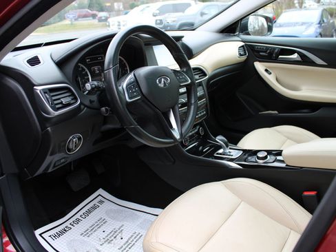Used 2017 INFINITI QX30 Premium w/ Navigation Package AWD/4WD image 24