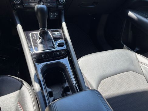 Used 2025 Jeep Compass Trailhawk AWD/4WD image 41