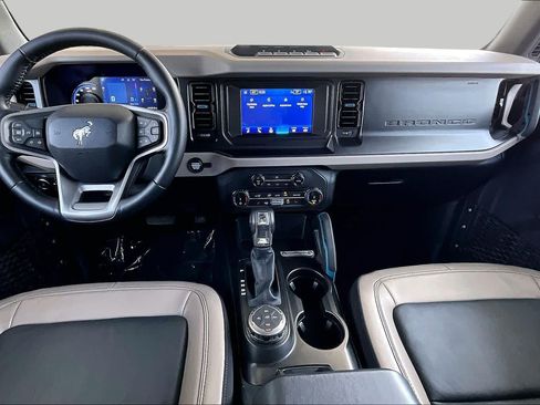 Used 2022 Ford Bronco Wildtrak AWD/4WD image 14