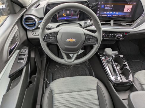 New 2026 Chevrolet Trax LT image 4