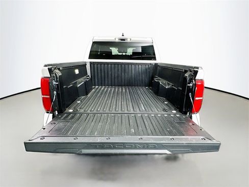 Used 2025 Toyota Tacoma TRD Off-Road image 27