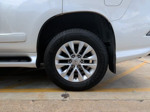 Used 2019 Lexus GX 460 Premium AWD/4WD image 13