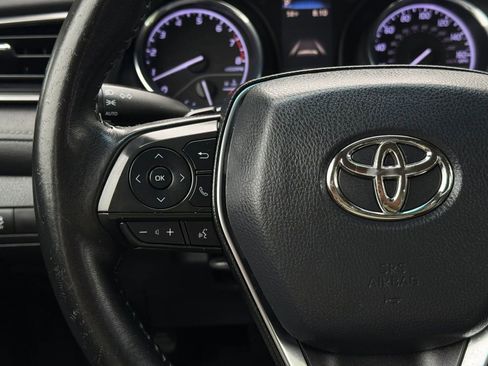 Used 2019 Toyota Camry SE w/ Carpet Mat Package FWD image 29