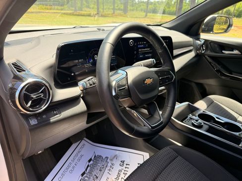Used 2026 Chevrolet Equinox LT FWD image 13