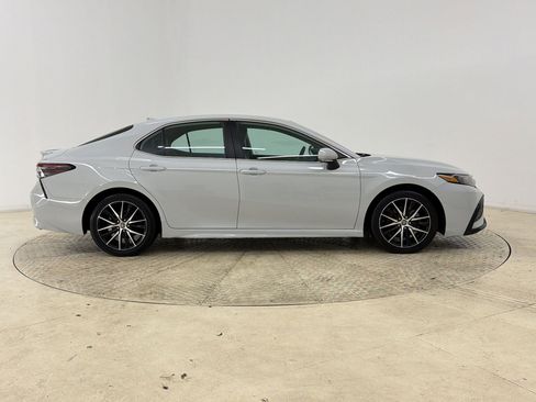 Used 2023 Toyota Camry SE FWD image 8