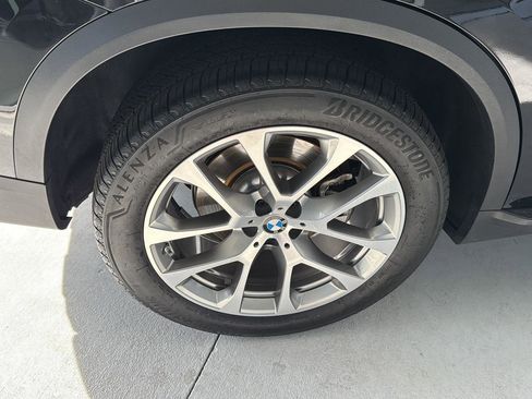 Used 2025 BMW X5 xDrive40i w/ Premium Package image 34