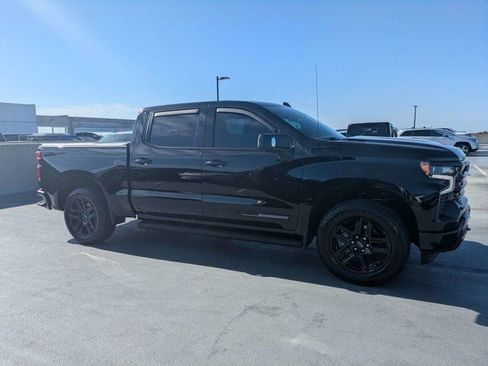 Used 2025 Chevrolet Silverado 1500 High Country w/ Midnight Edition AWD/4WD image 1