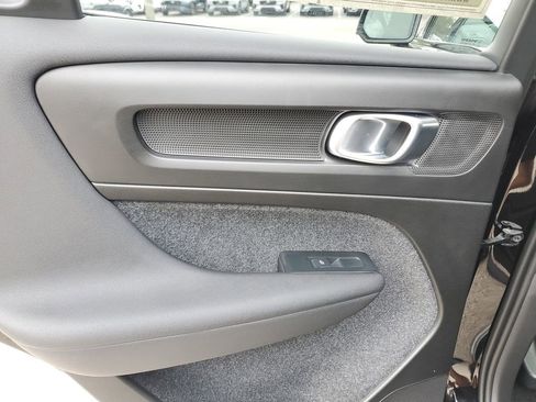 Certified 2026 Volvo XC40 B4 Plus w/ Protection Package Premier image 13