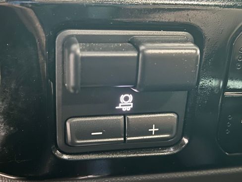 Used 2022 GMC Sierra 1500 Elevation w/ Elevation Premium Package image 17