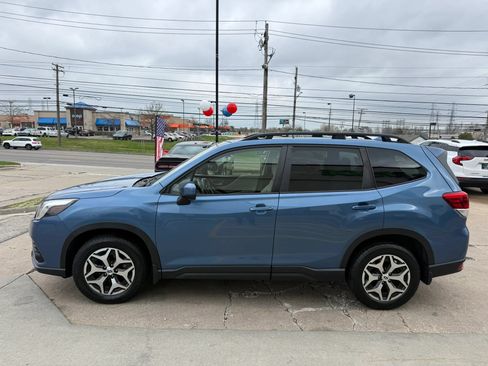 Used 2022 Subaru Forester Premium AWD/4WD image 7