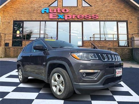 Used 2017 Jeep Compass Latitude AWD/4WD image 1