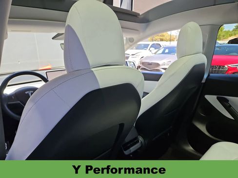 Used 2022 Tesla Model Y Performance AWD/4WD image 16
