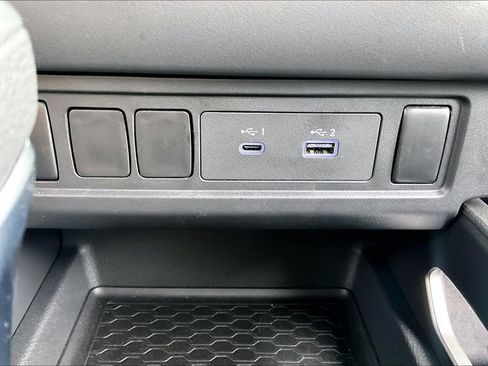 Used 2024 Nissan Frontier SV RWD image 16