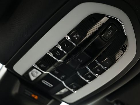 New 2026 Porsche Macan image 43