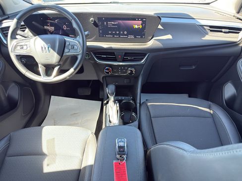 Used 2025 Buick Encore GX Preferred FWD image 17