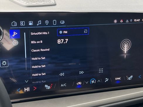 New 2025 Chevrolet Traverse LT w/ Enhanced Driving Package image 23