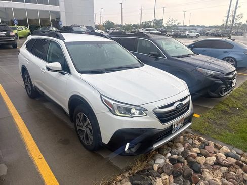 Used 2020 Subaru Outback Limited AWD/4WD image 2