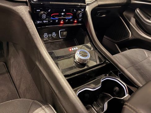 Used 2021 Jeep Grand Cherokee L Laredo RWD image 27