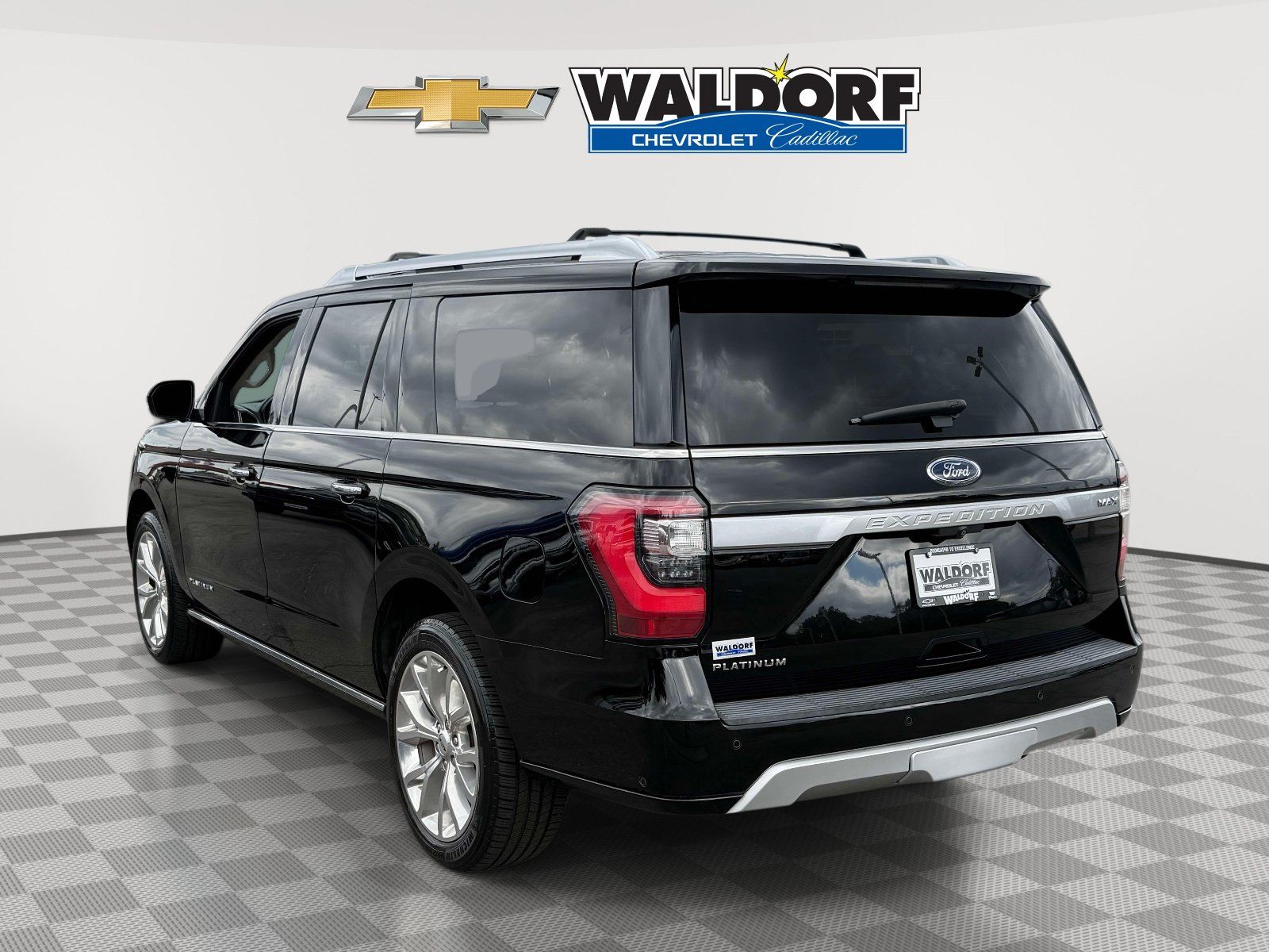 Used 2018 Ford Expedition Max Platinum AWD/4WD image 4