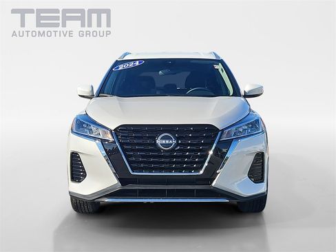 Used 2024 Nissan Kicks SV image 2