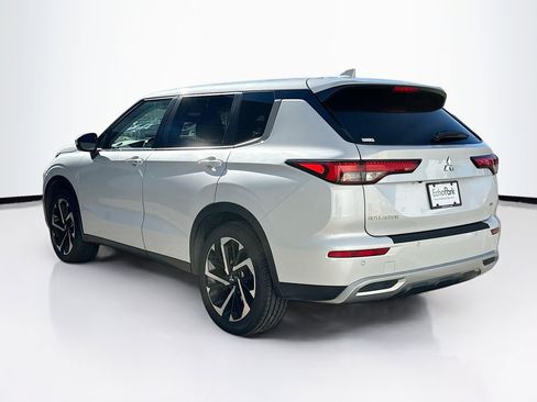 Used 2024 Mitsubishi Outlander SE image 5