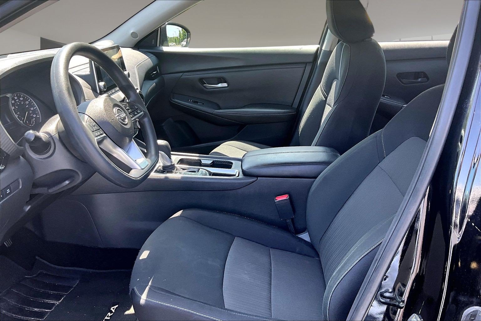 Used 2025 Nissan Sentra SV FWD image 22