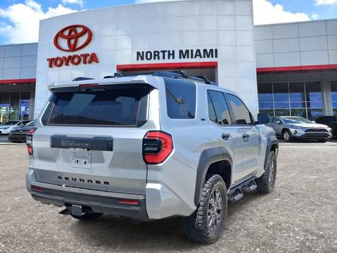 Used 2026 Toyota 4Runner SR5 AWD/4WD image 4