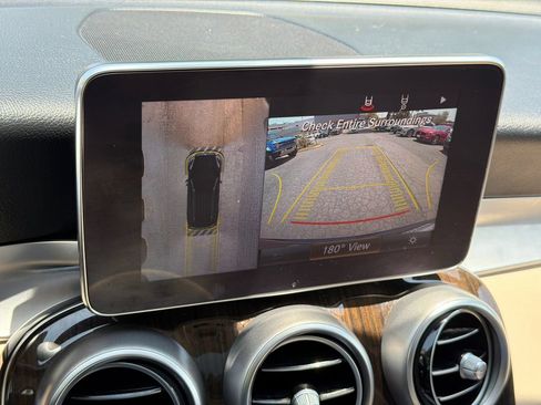 Used 2019 Mercedes-Benz GLC 300 4MATIC image 24