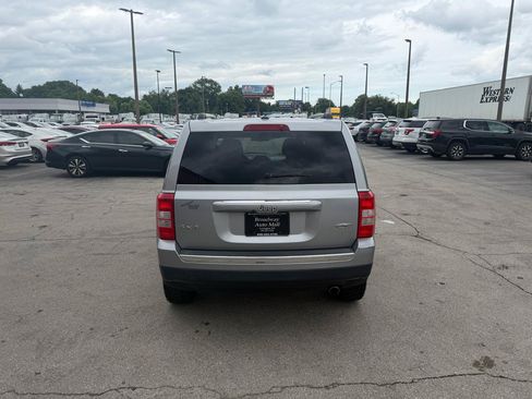 Used 2016 Jeep Patriot High Altitude AWD/4WD image 4