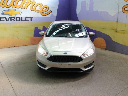 Used 2018 Ford Focus SE image 3