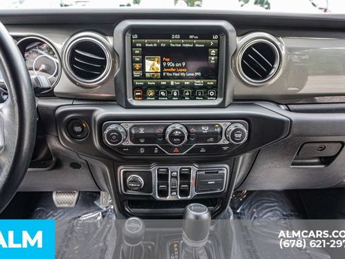 Used 2022 Jeep Gladiator Overland w/ LED Lighting Group AWD/4WD image 39
