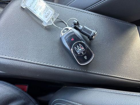 Used 2025 Buick Envista Preferred image 22