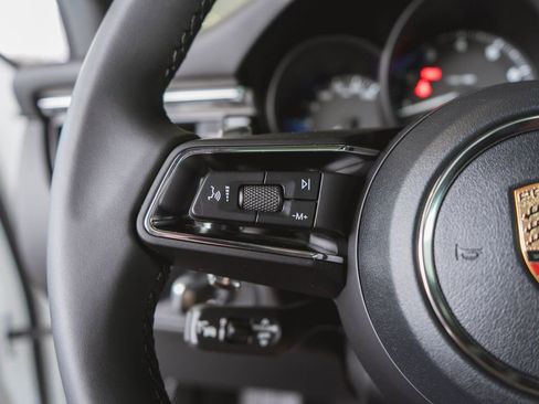 New 2025 Porsche Macan AWD/4WD image 17
