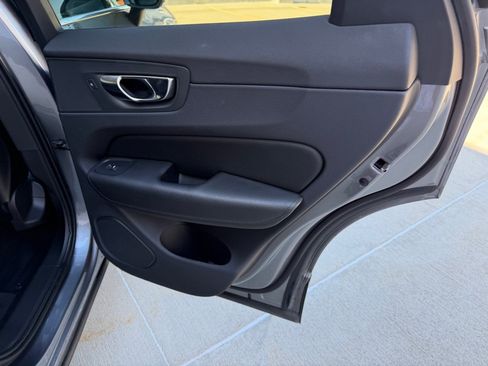 Used 2019 Volvo XC60 T5 Momentum w/ Premium Package AWD/4WD image 27