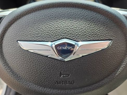 Used 2022 Genesis G70 2.0T RWD image 30